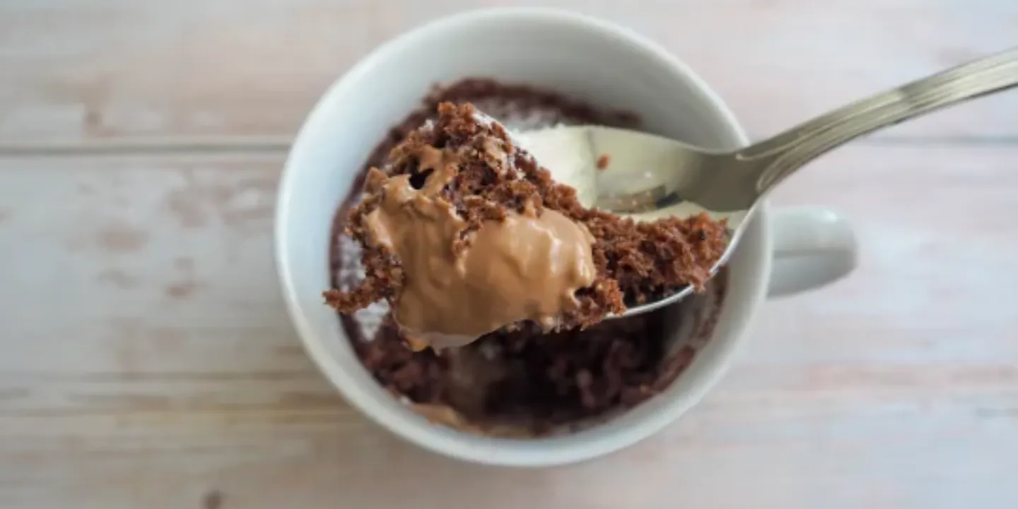 Rychlý hrnečkový dortík s Nutellou z mikrovlnné trouby